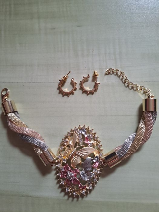 Красива гривна и обици