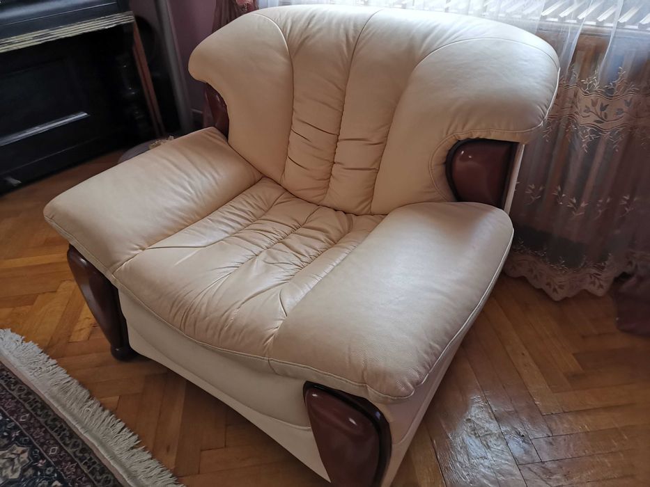 Canapea si 2 fotolii elegante din piele naturala