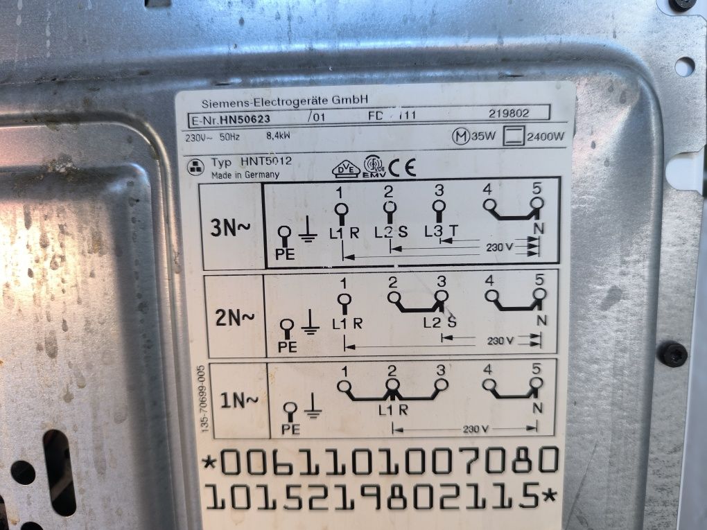 Свободно стояща печка Siemens с керамичен плот на 50см. ширина.
