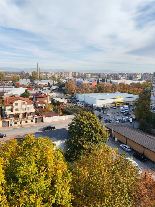 Тристаен апартамент 83кв.м.в Пазарджик