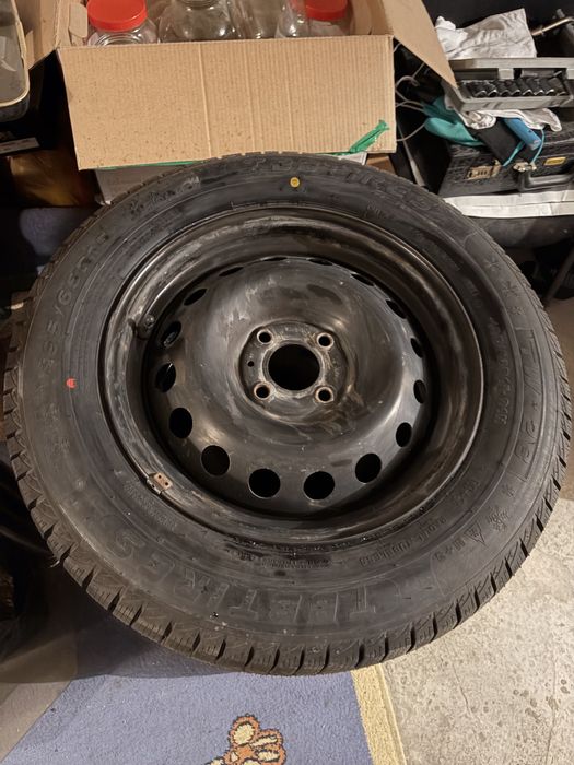 Кобальт Ларгус диски штампы R15 с новой зимней резиной 195/65 15