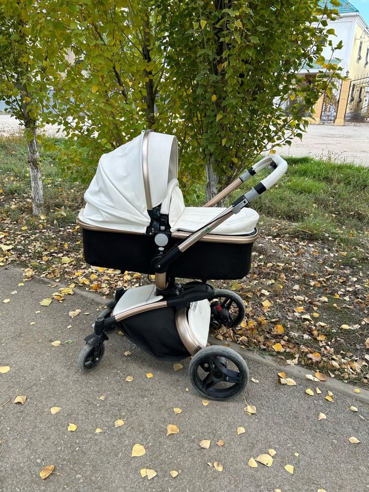 Продам шикарную коляску люлька+прогулочный блок