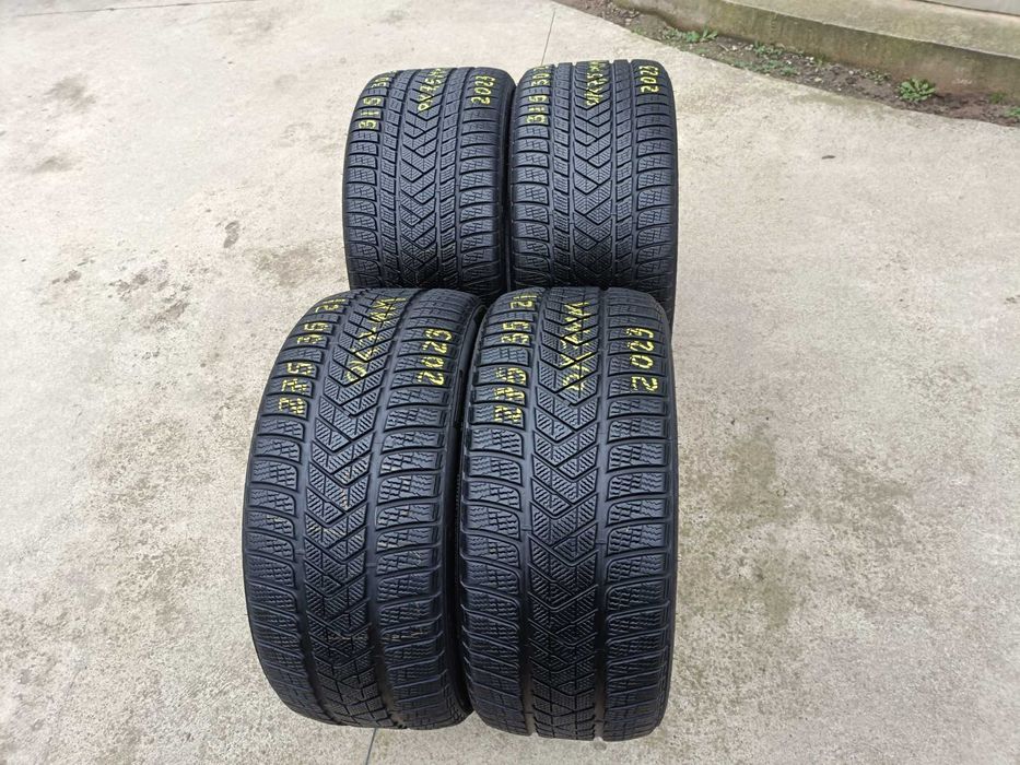 Set 4 anvelope de iarna 275 35 21 cu 315 30 21 pirelli N0 dot 2023