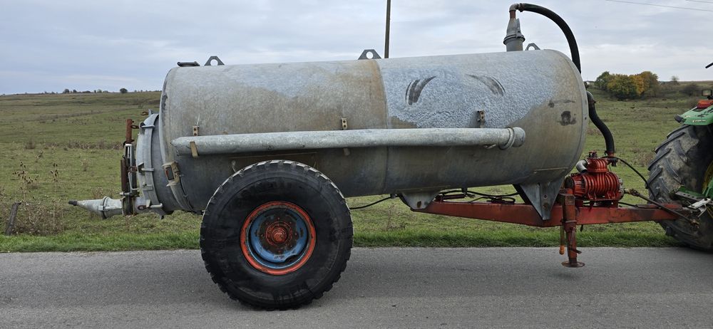 Vidanja cisterna Pichon 6500 l apa sau dejectii