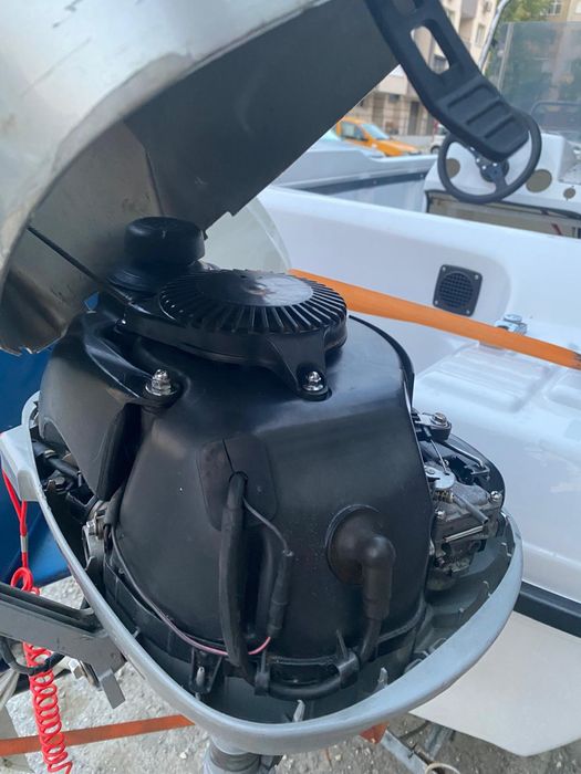 Honda 2 four-stroke