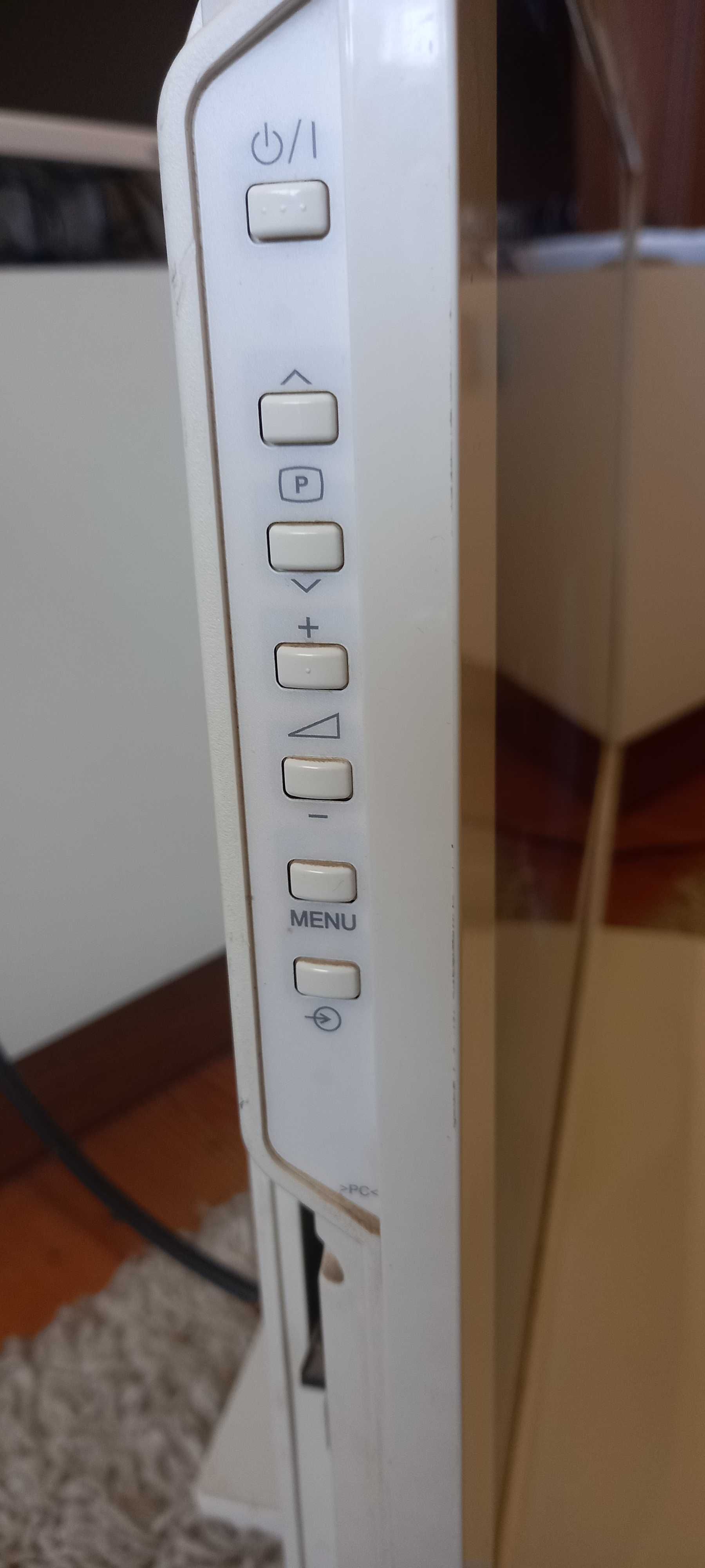 Led Tv Toshiba,  HDReady de 66 cm.