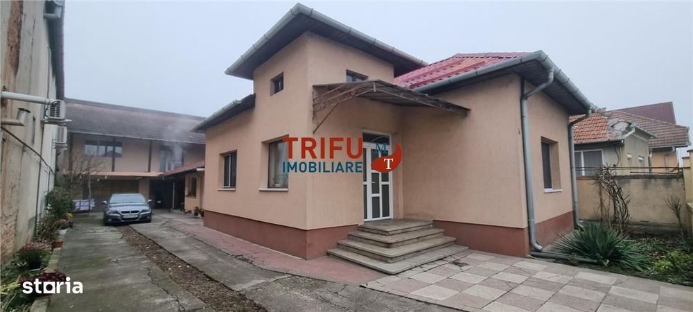 Casa de vanzare in Partos pretabila pt 2 familii