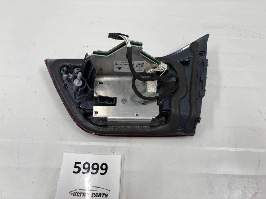 Ляв вътрешен стоп БМВ Ф32 Ф33 Ф36 Фейслифт Затъмнен Black Line