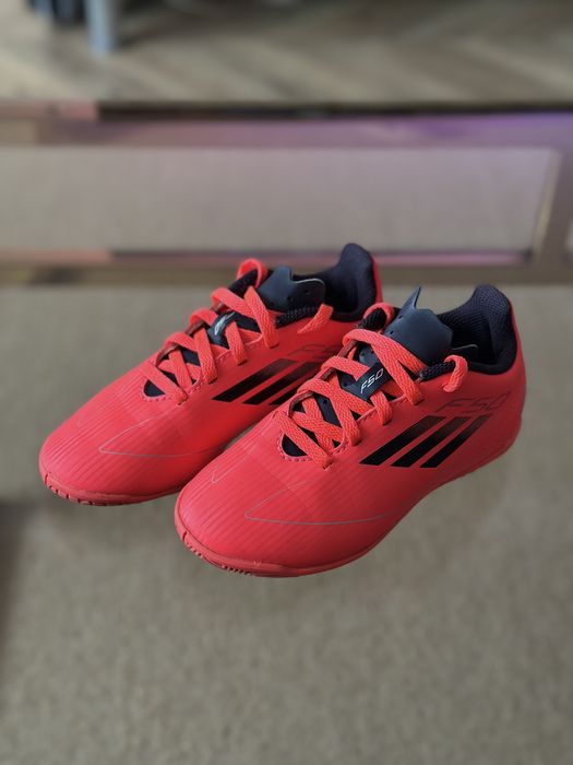 Ghete fotbal sala Adidas F50 Junior - marimea 29