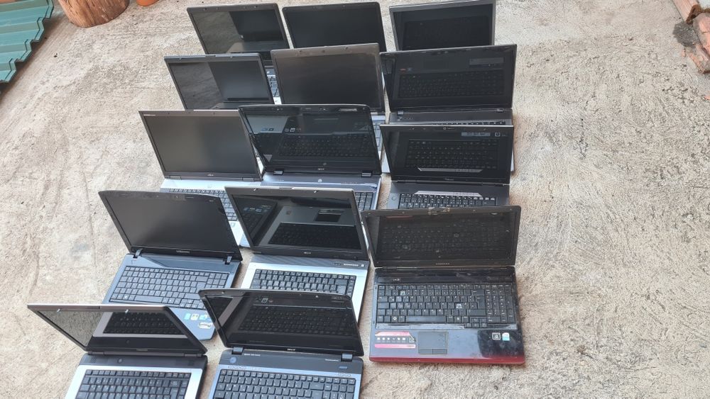 Vând telefoane,laptopuri pentru piese de schimb,între 70 lei -100 lei