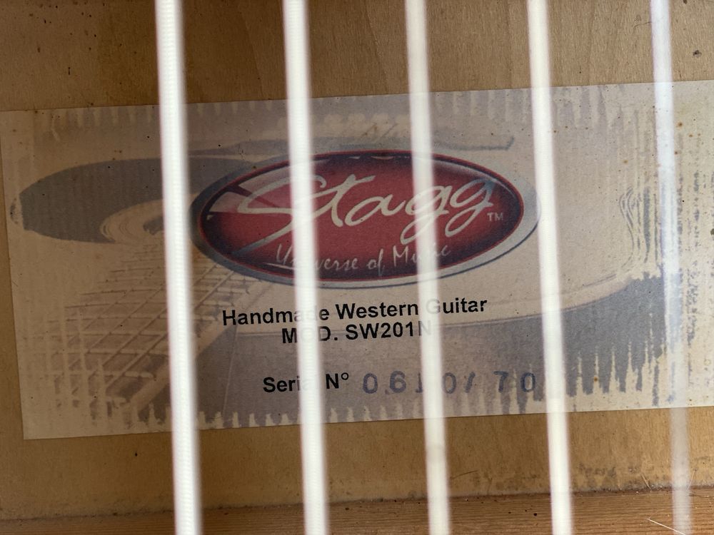 chitara  acustica Stagg