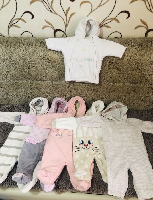 Комбинезоны на девочку до 1 года