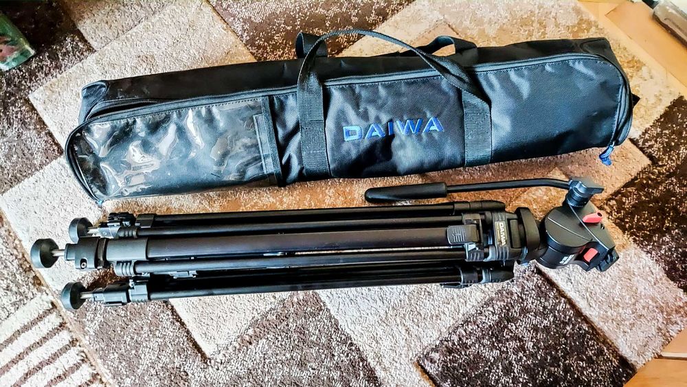 Trepied pentru camere video profesionale in stare impecabila