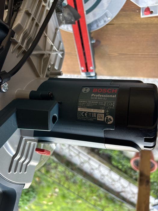 Настолен биркуляр Bosch Professional GCM 800 SJ