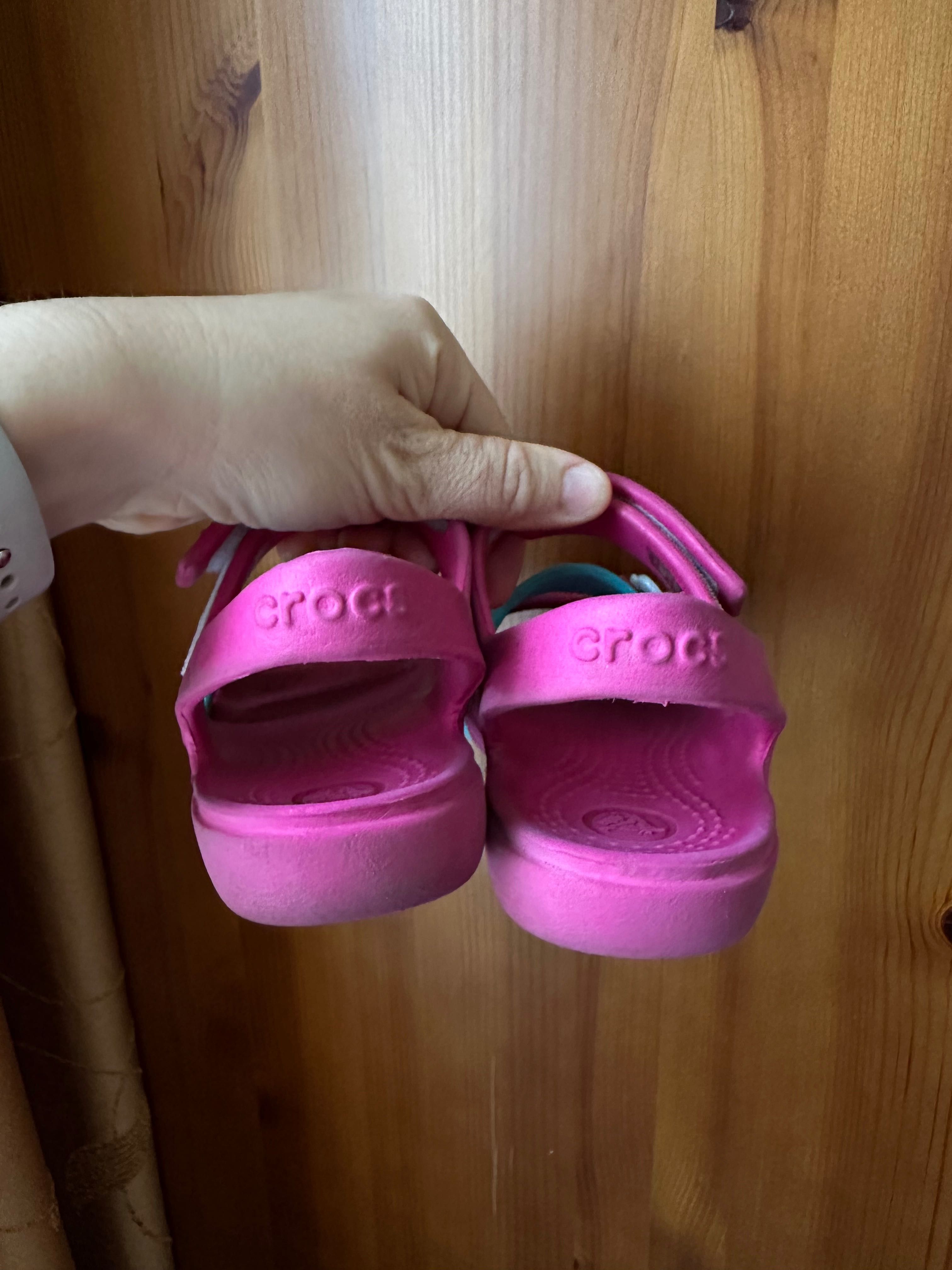 Crocs c9 c10 сандали за момиче