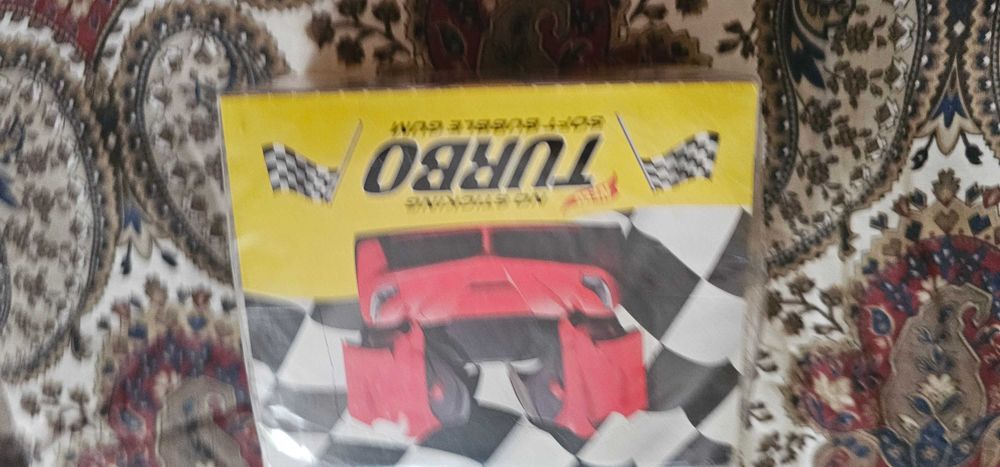 guma de mestecat turbo cu surprize