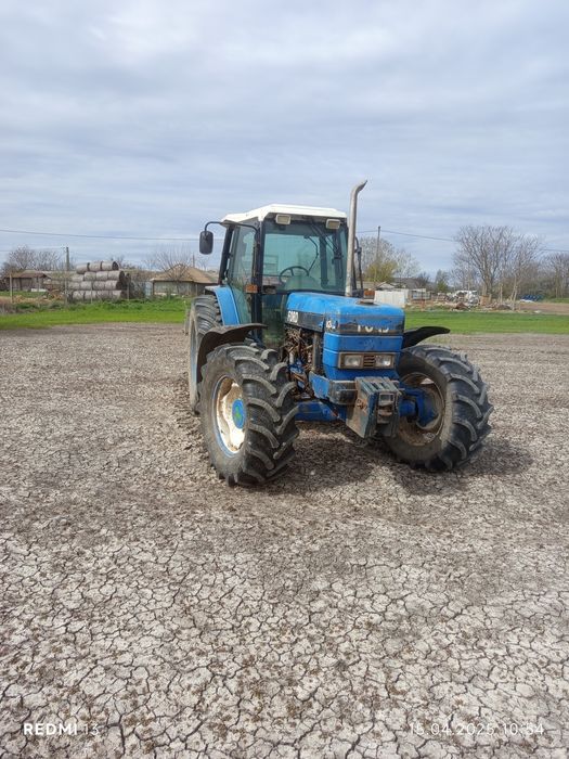 Tractor Ford 8240