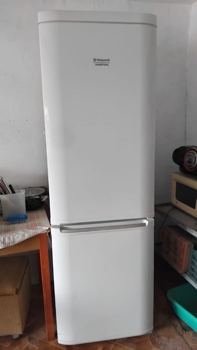 Холодильник продается