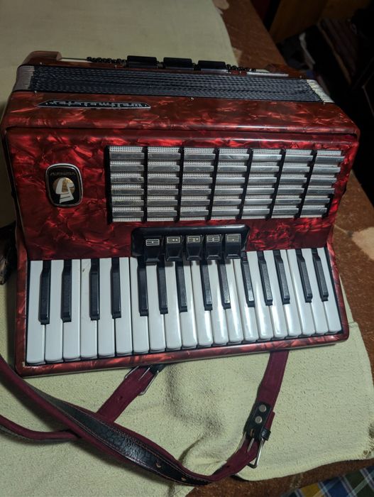 Acordeon Weltmaister 80 basi