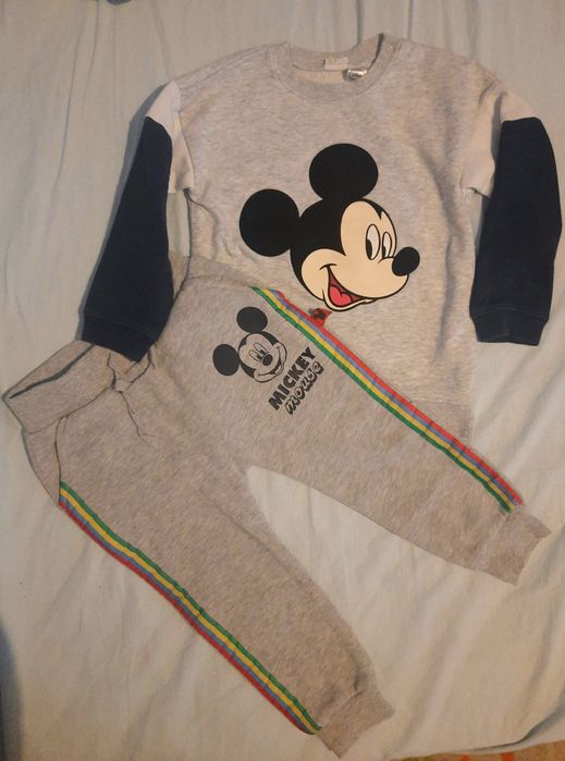 Блузка H&M Disney и панталон George Disney