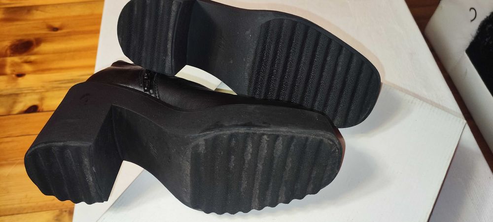 Боти H&M, дамски черни с дебел ток и платформа; късна есен