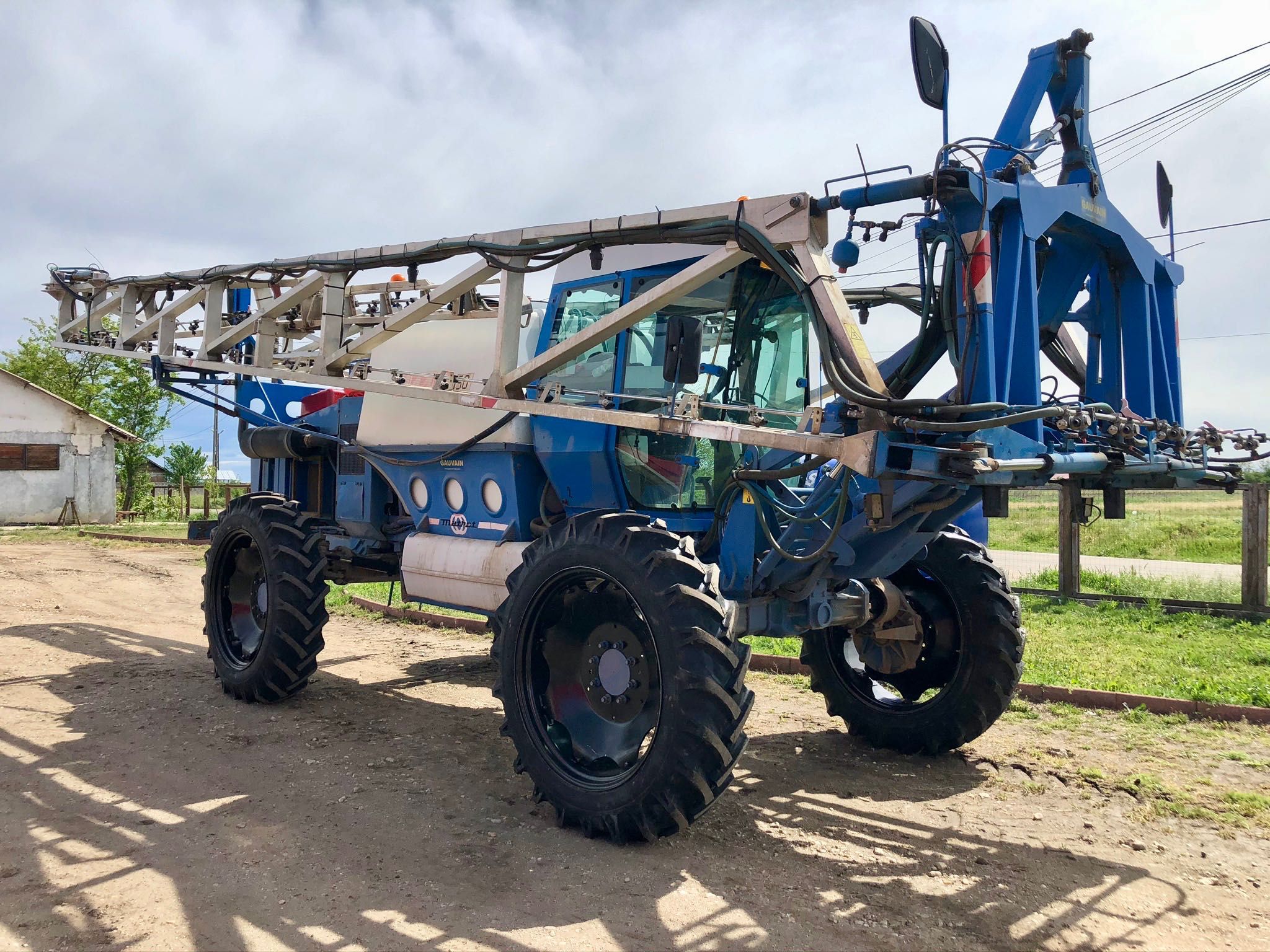 Autopropulsata Matrot 44D, 40m latime de lucru sau schimb tractor