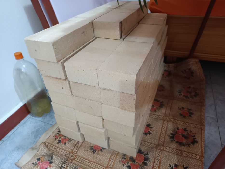 Продавам огнеупорни тухли