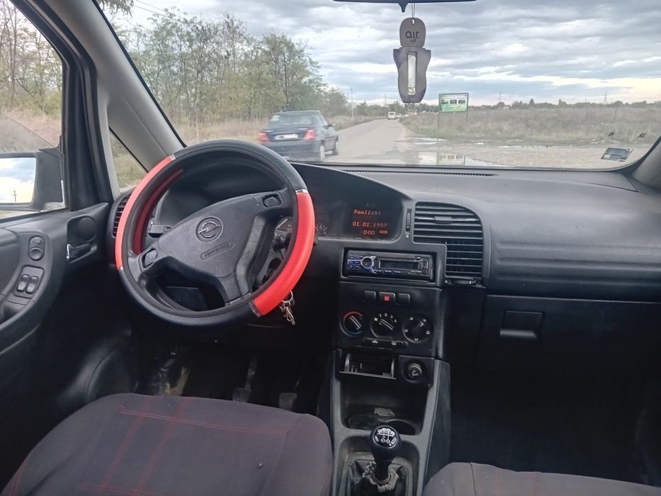 Vând Opel zamfira