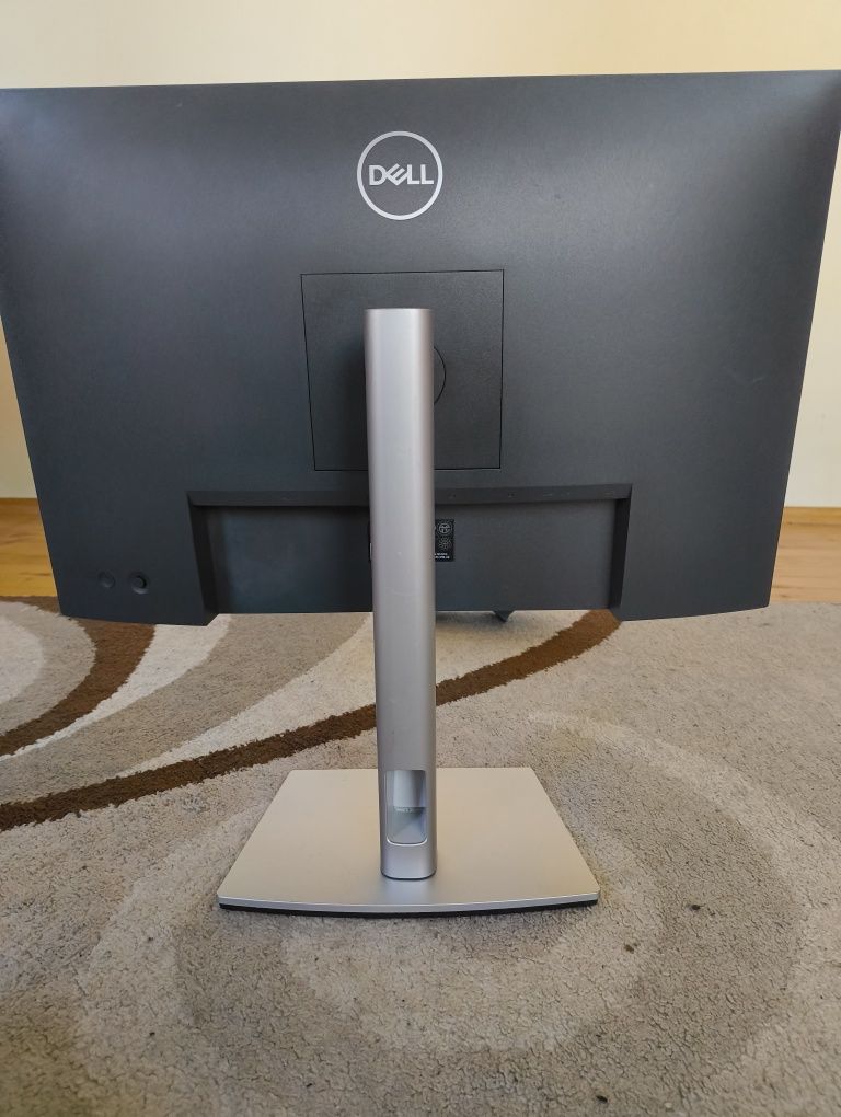 Продавам монитор dell