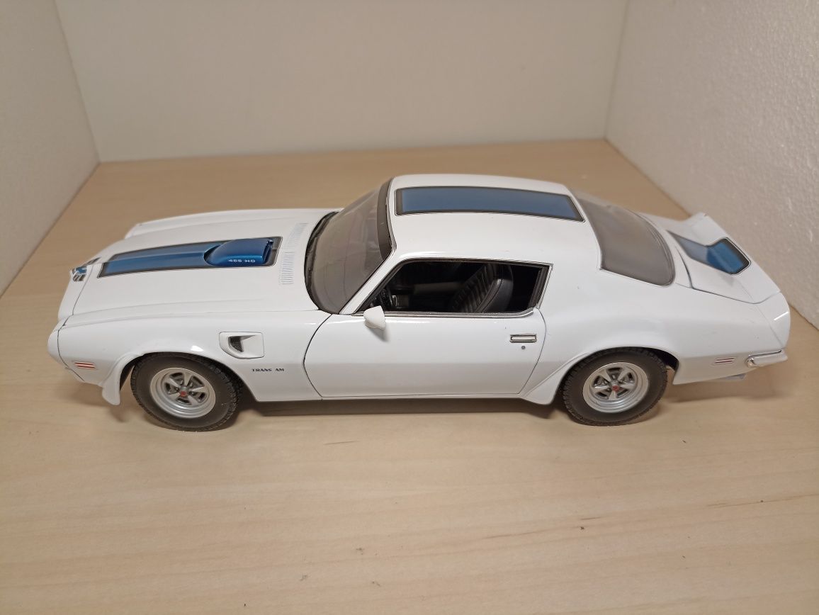 Pontiac 1972 macheta auto la scara 1:18 welly