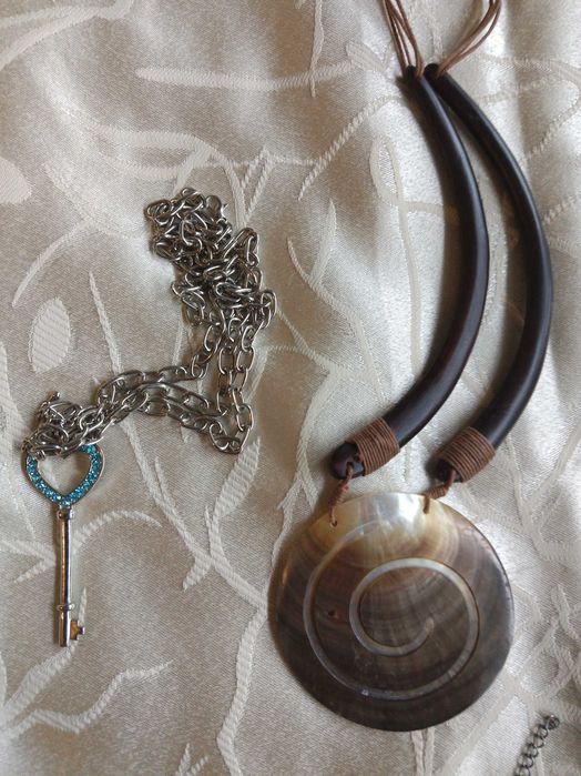 Дамска бижутерия от естествени камъни