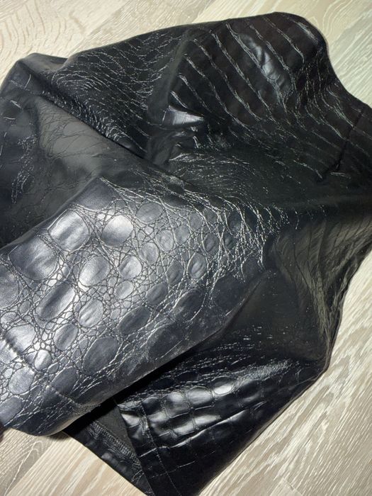 Кожена пола, С-размер