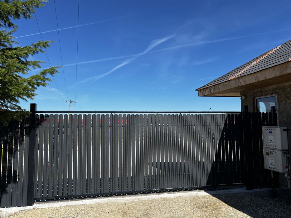 Poarta culisanta pe role sau batanta 5000x1800