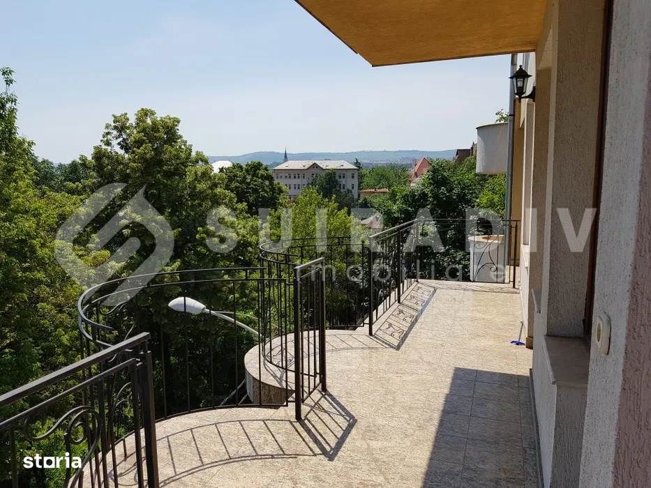 Apartament cu 3 camere, 2 băi și terasă de 18 mp | Centru – zona Horea