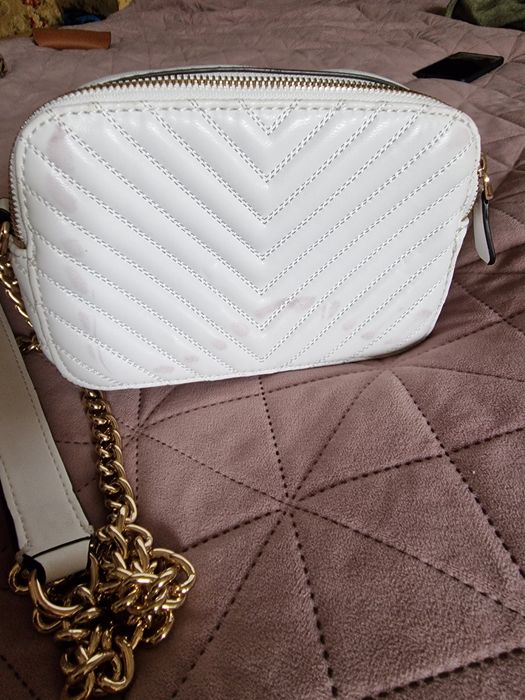 Дамска чанта Guess