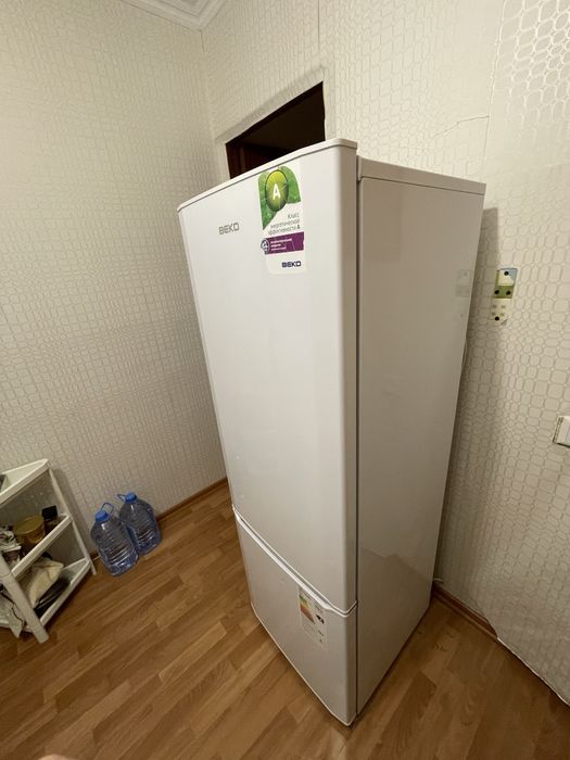 Продаем холодильник