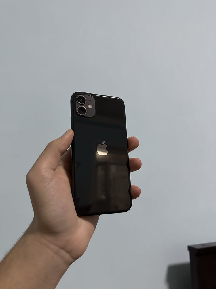 Продается iPhone 11 чёрного цвета