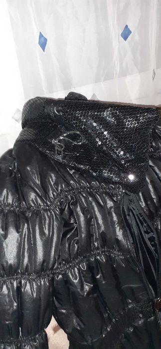 Vând geacă lungă femei!