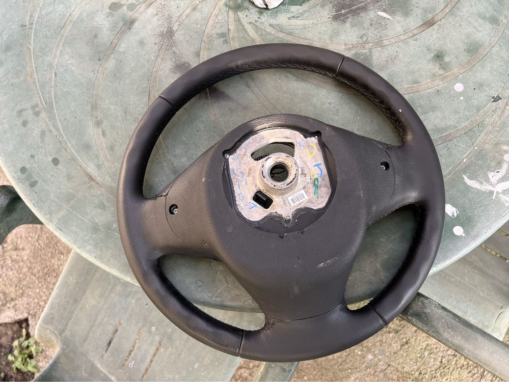 Волан BMW Х5 F15.Х6 F16 ВИБРАЦИЯ с Аербег/Airbag