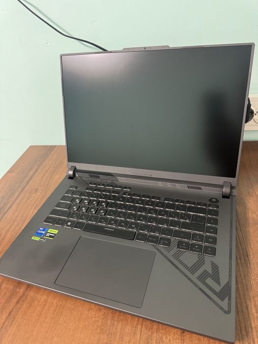 Asus Rog strix g16