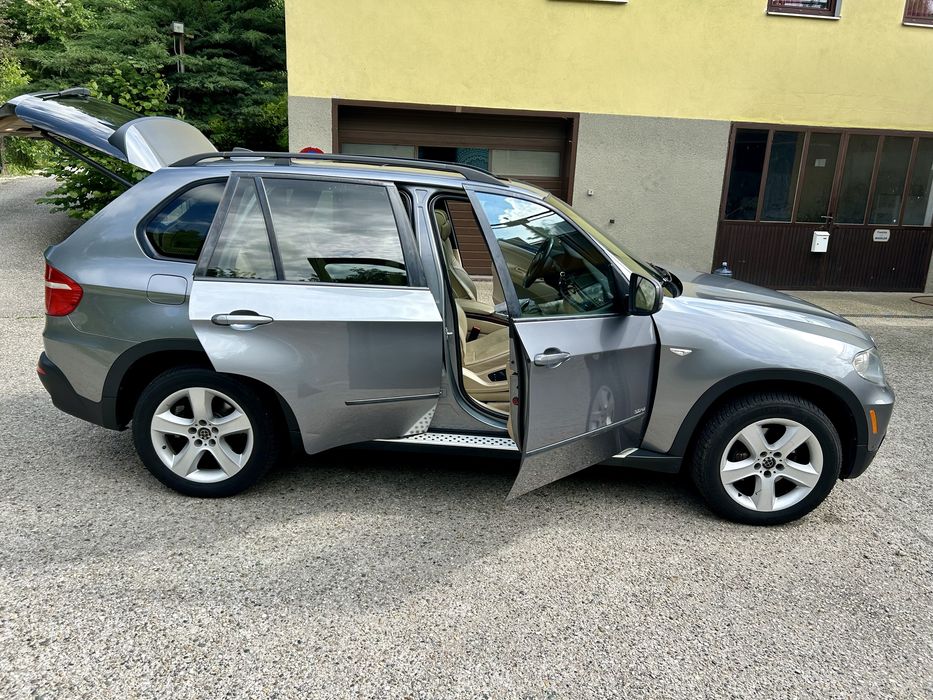 Bmw. X5 3.0 benzina . Model America