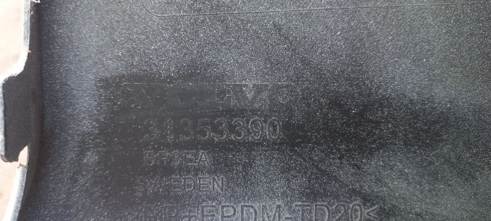 bara spate volvoxc90 și far dr grila fata A4 b8