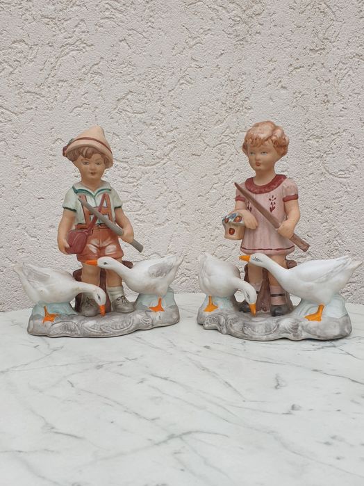 Set bibelouri ARPO Curtea de Argeș – porțelan fin vintage