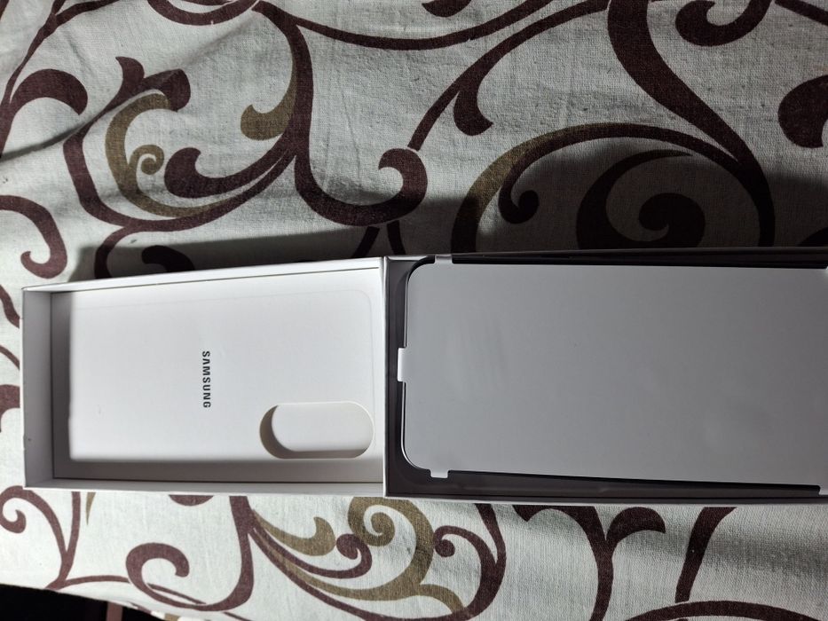 Telefon samsung nou