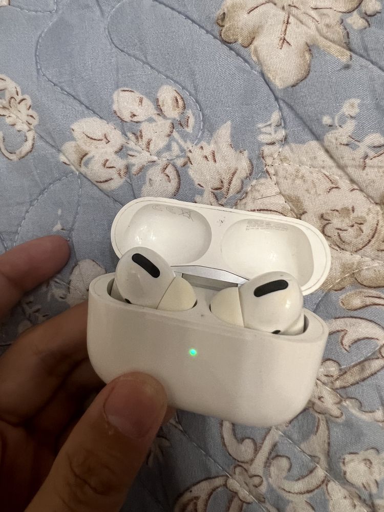 Airpods pro наушники левый и кейс