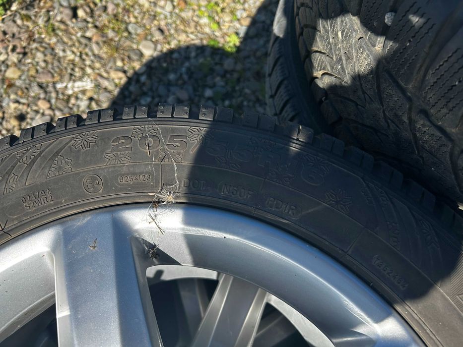 Anvelope iarna Dunlop 205 55 R16 + Optional Jante aliaj