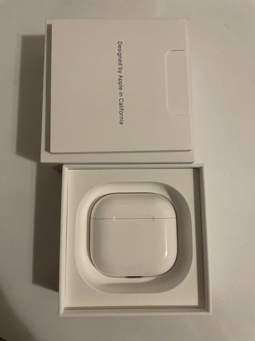 Нови слушалки Apple AirPods 4