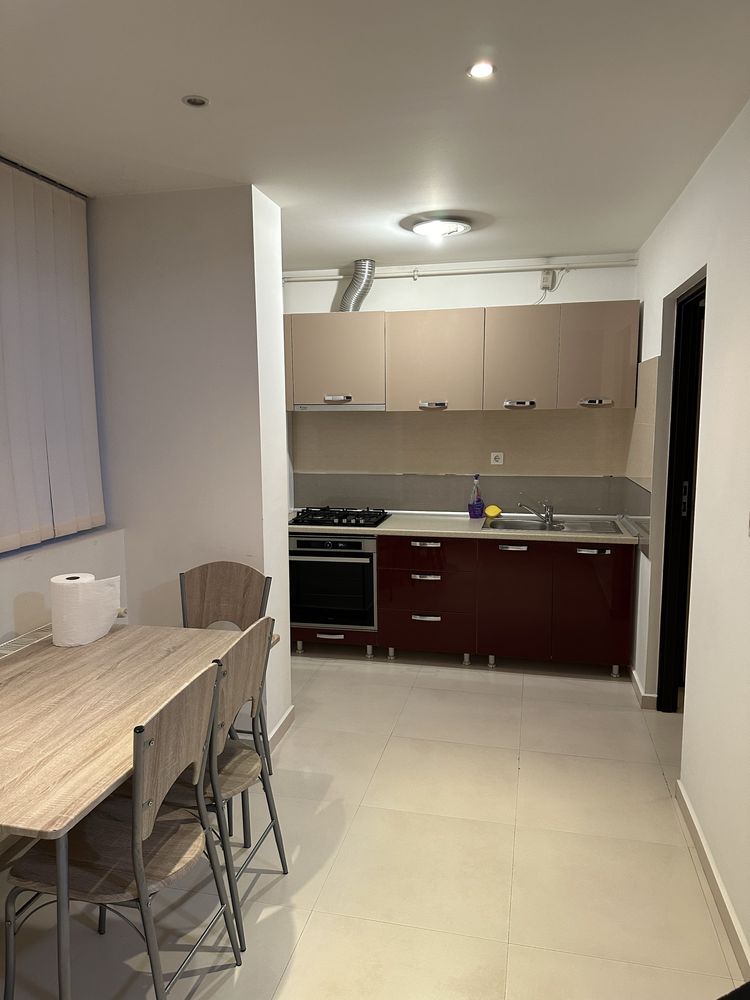 Vand apartament 2 camere, decomandat