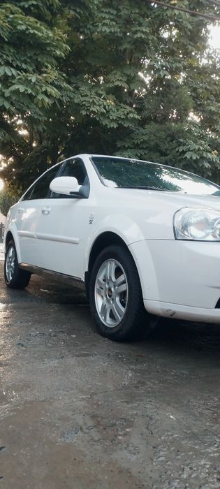 Chevrolet  Ласетти 1.8L