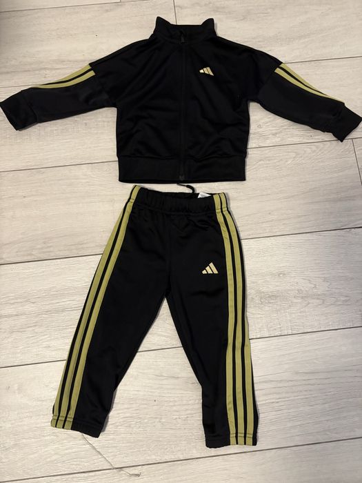 Trening adidas negru cu auriu copii